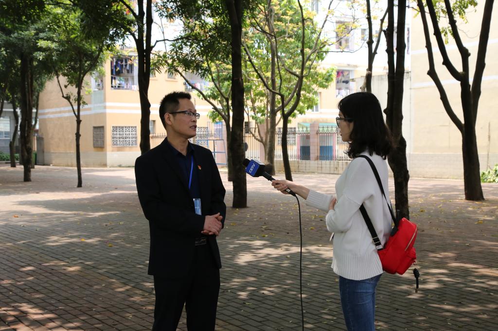 湛年远主任接受中国教育电视台采访